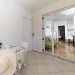 In With One-bedroom 6 דירה *
