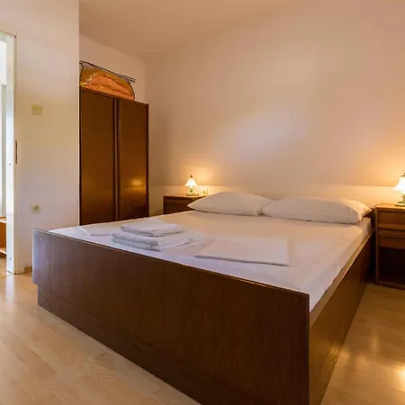 In With One-bedroom 6 דירה *