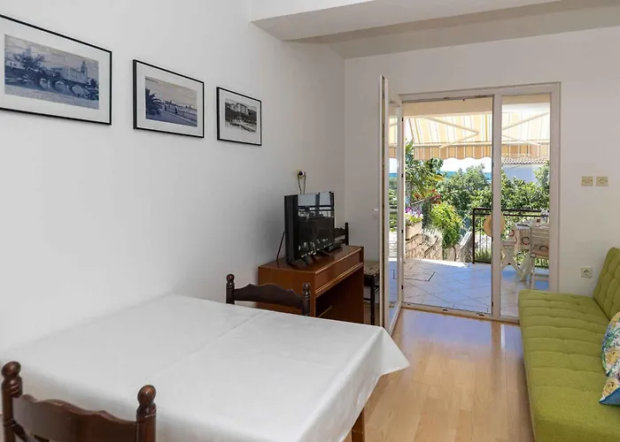 In With One-bedroom 6